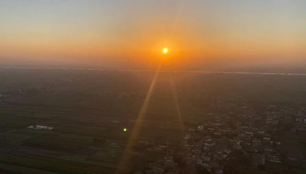 amanecer desde el globo en Lúxor