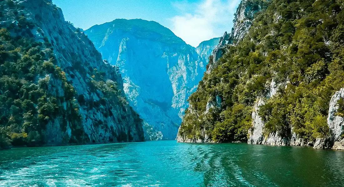 un cañón natural en albania