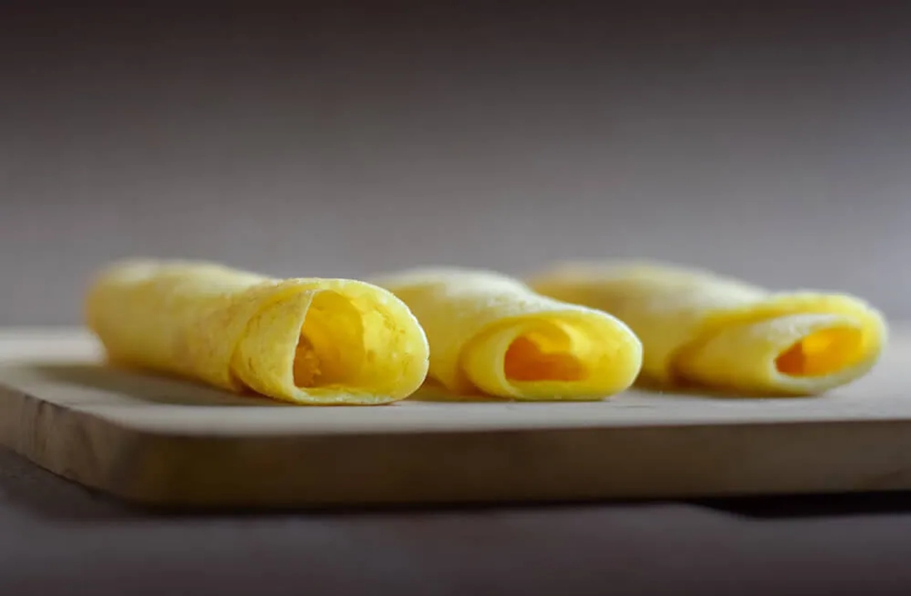 prato com tres panquecas de coco doce