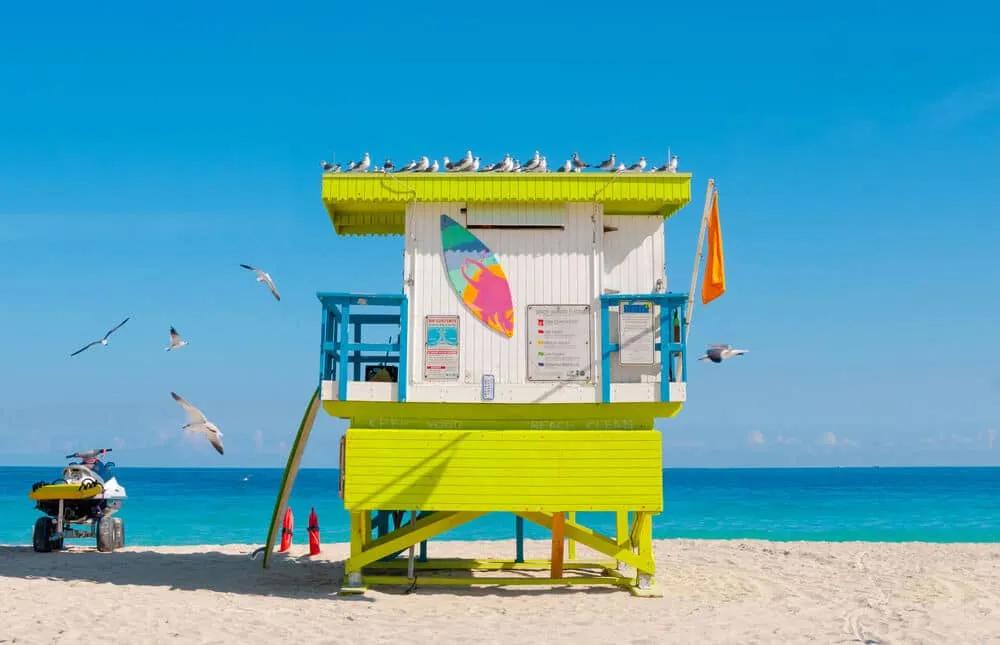 casinha do salva-vidas na praia de south beach