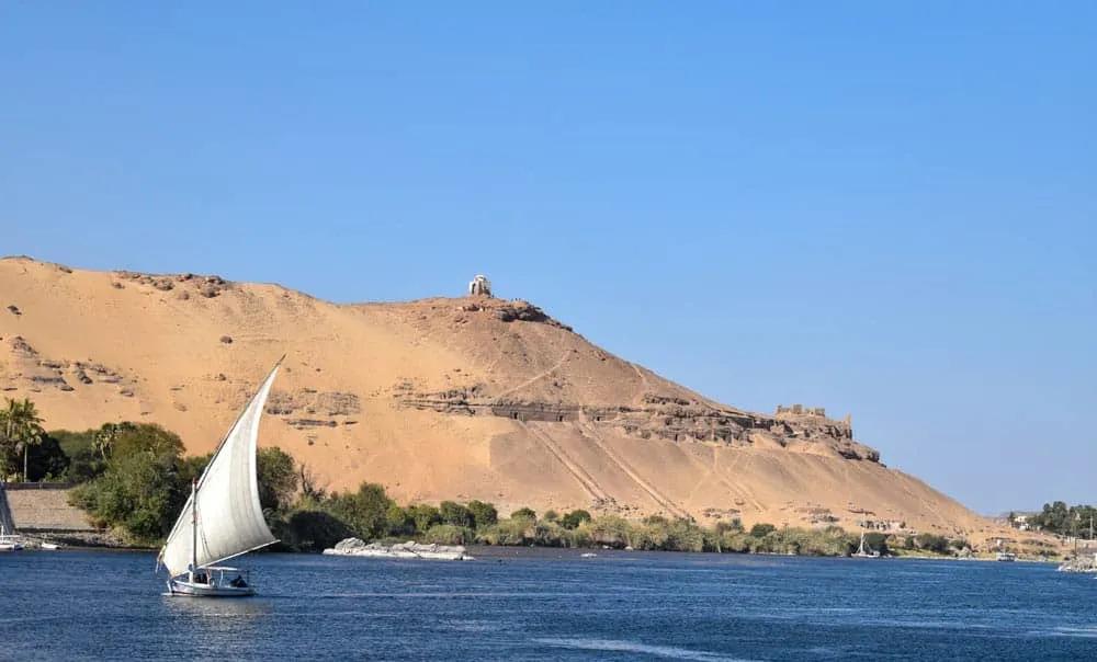 Cruzar el Nilo en velero