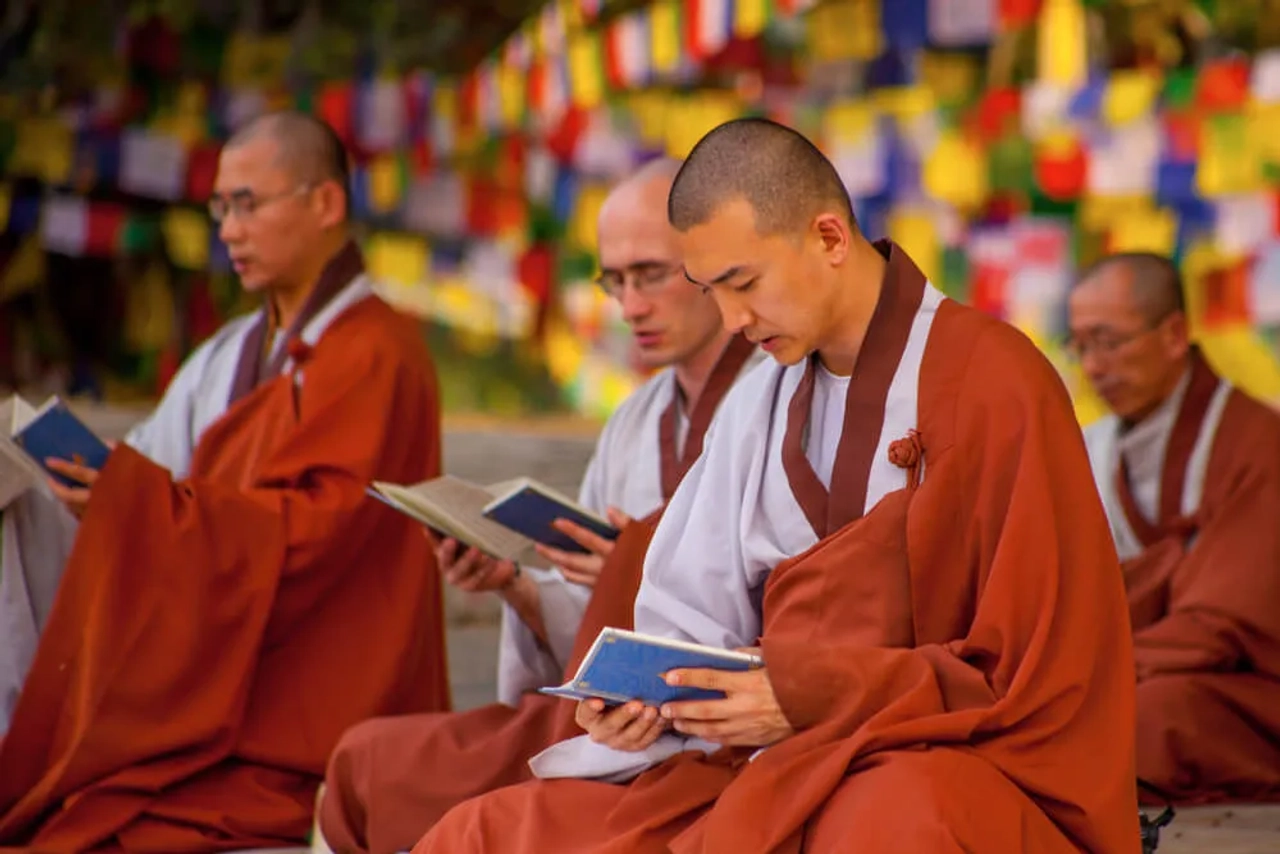 monges budistas no nepal