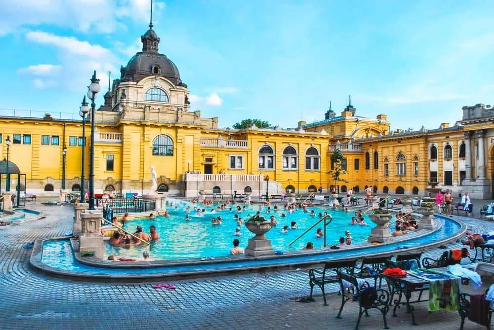 Termas de Széchenyi em Budapeste
