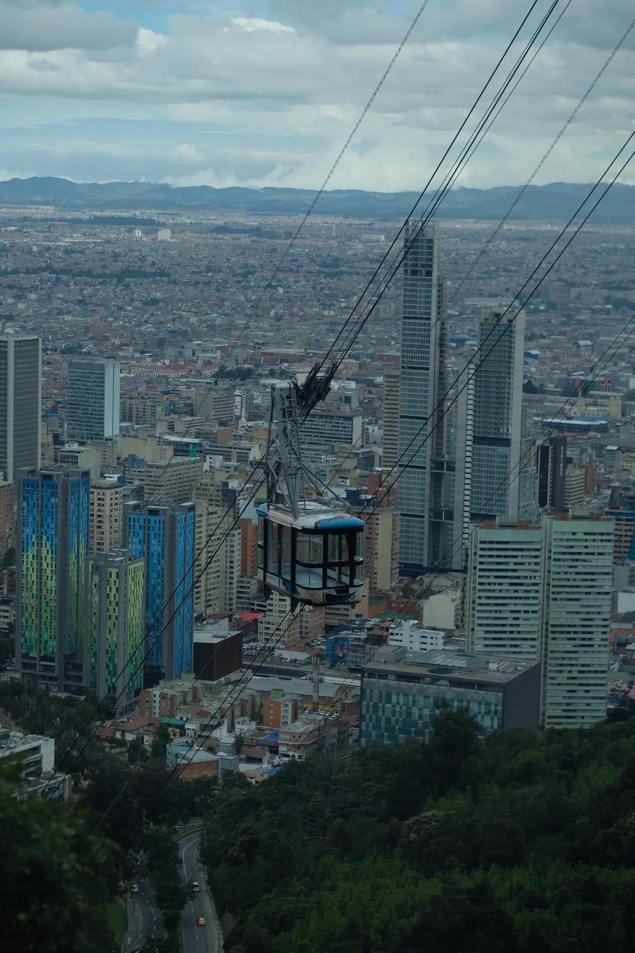 vista do teleferico para monserrate