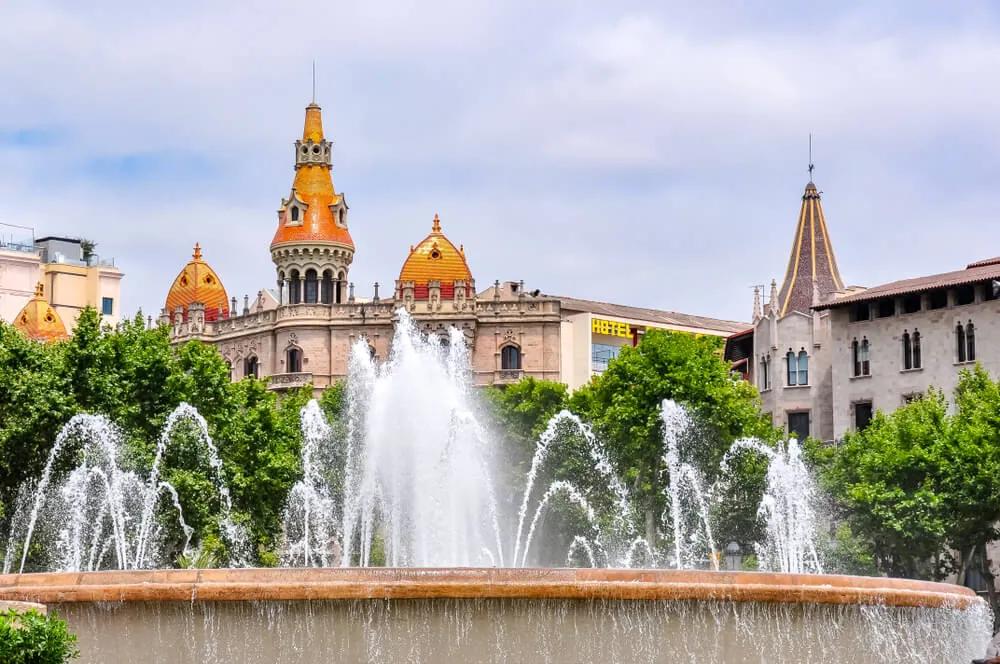 fonte na praça da catalunha
