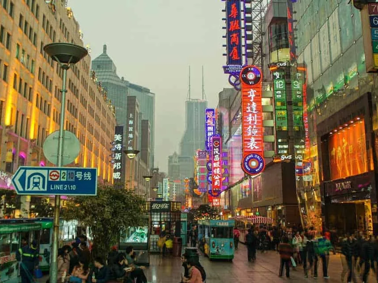 Pasear por Nanjinglu Street o Nanjing Road