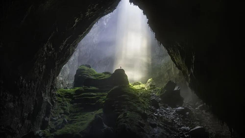 entrada da gruta son doong vista desde dentro