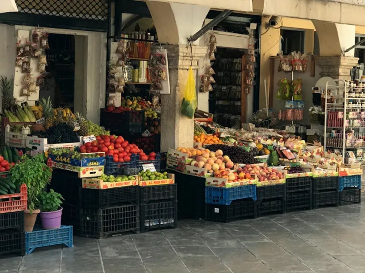 Mercado Rua Comida em Corfu