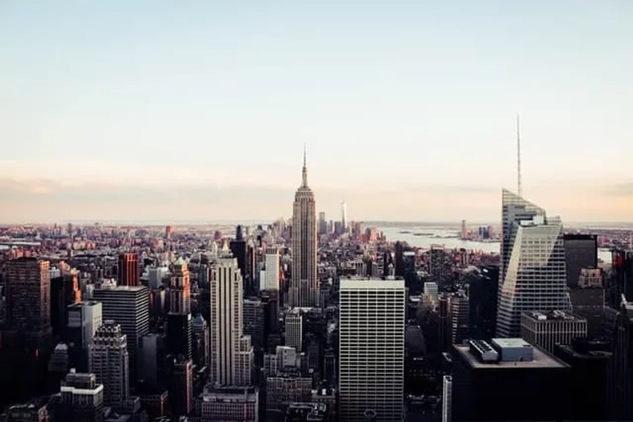 vista para o empire state building durante o dia