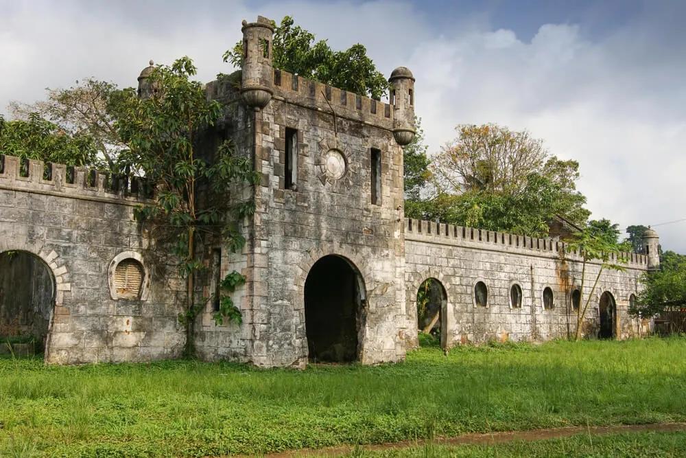vista das ruinas da antiga roça sundy