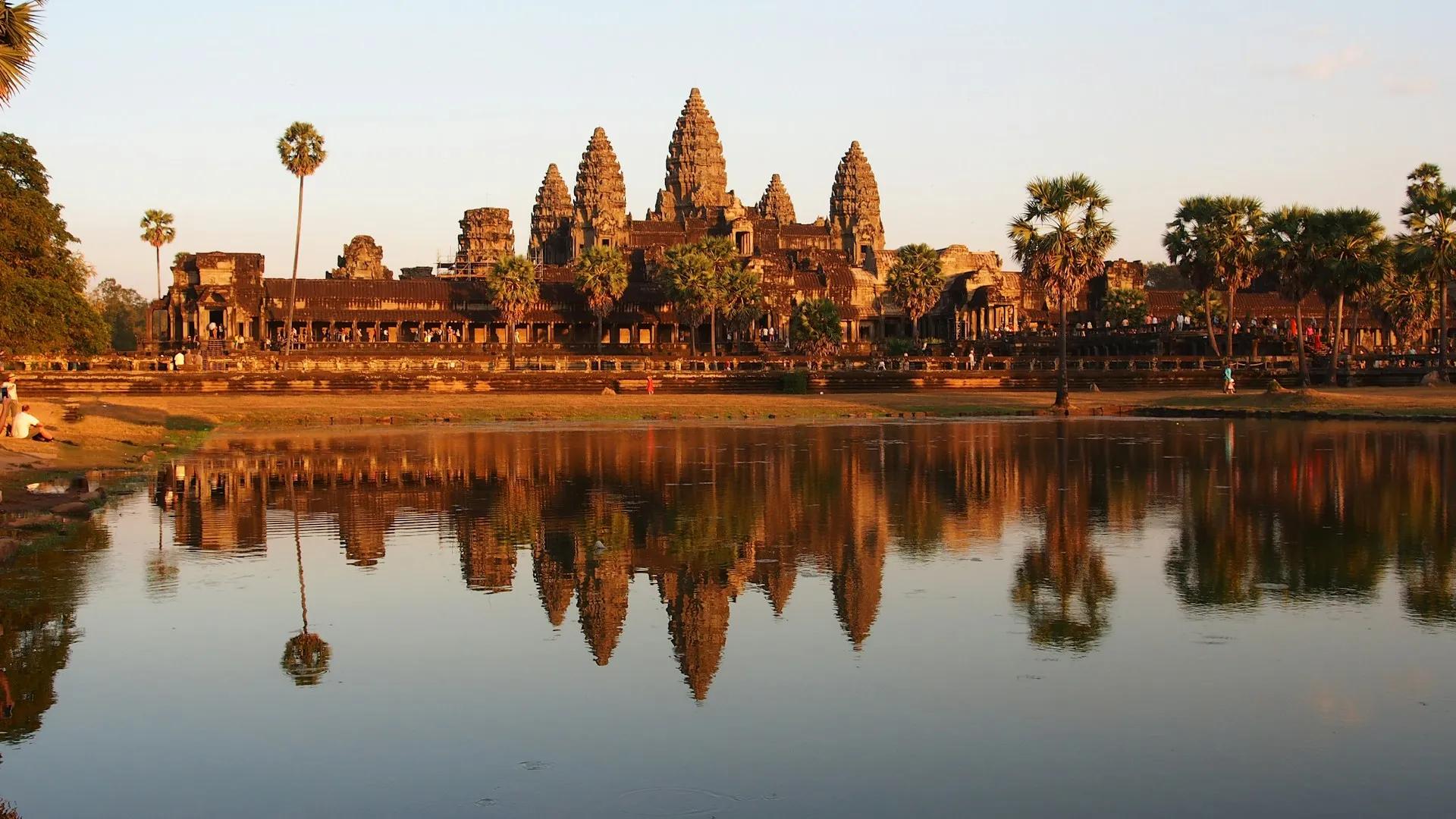É seguro viajar sozinha para o Camboja? Como é?