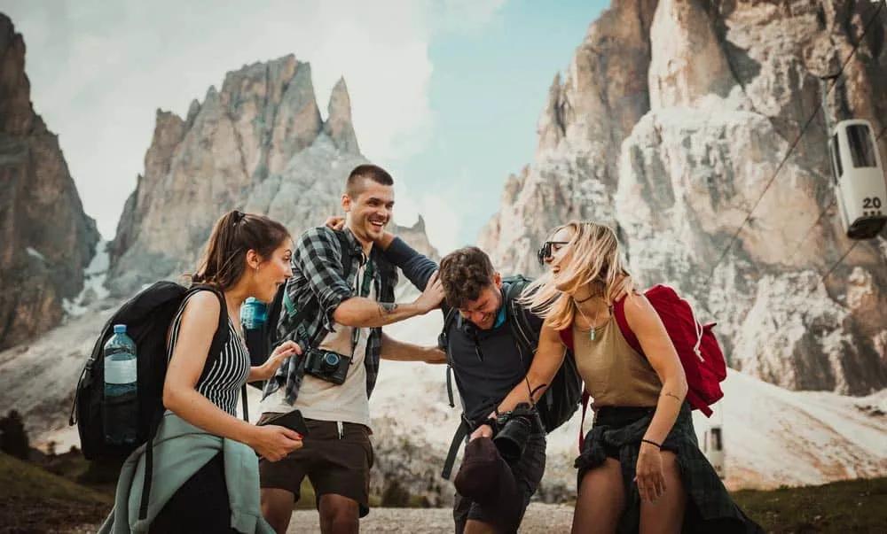 ganar dinero viajando