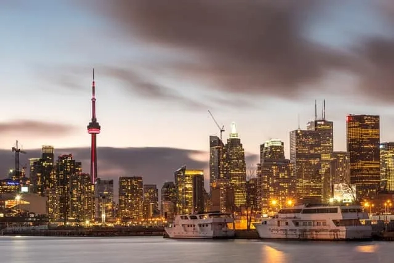 vista da cidade de toronto durante a noite