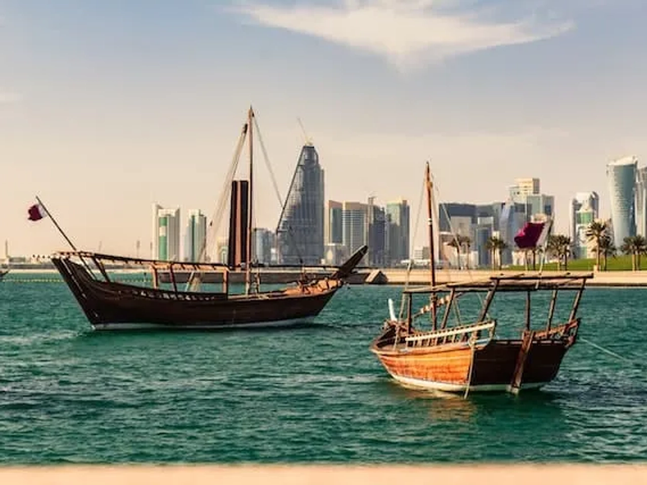 dois barcos em Doha, Catar