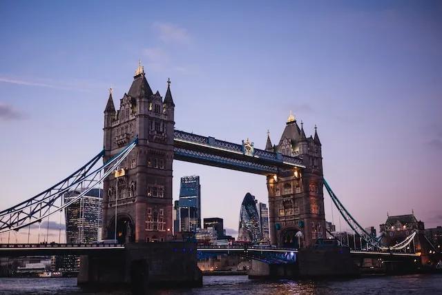 tower bridge at sunset in london