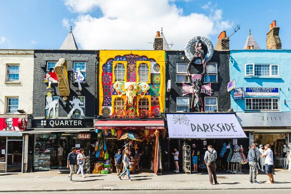 lojas coloridas em camden town