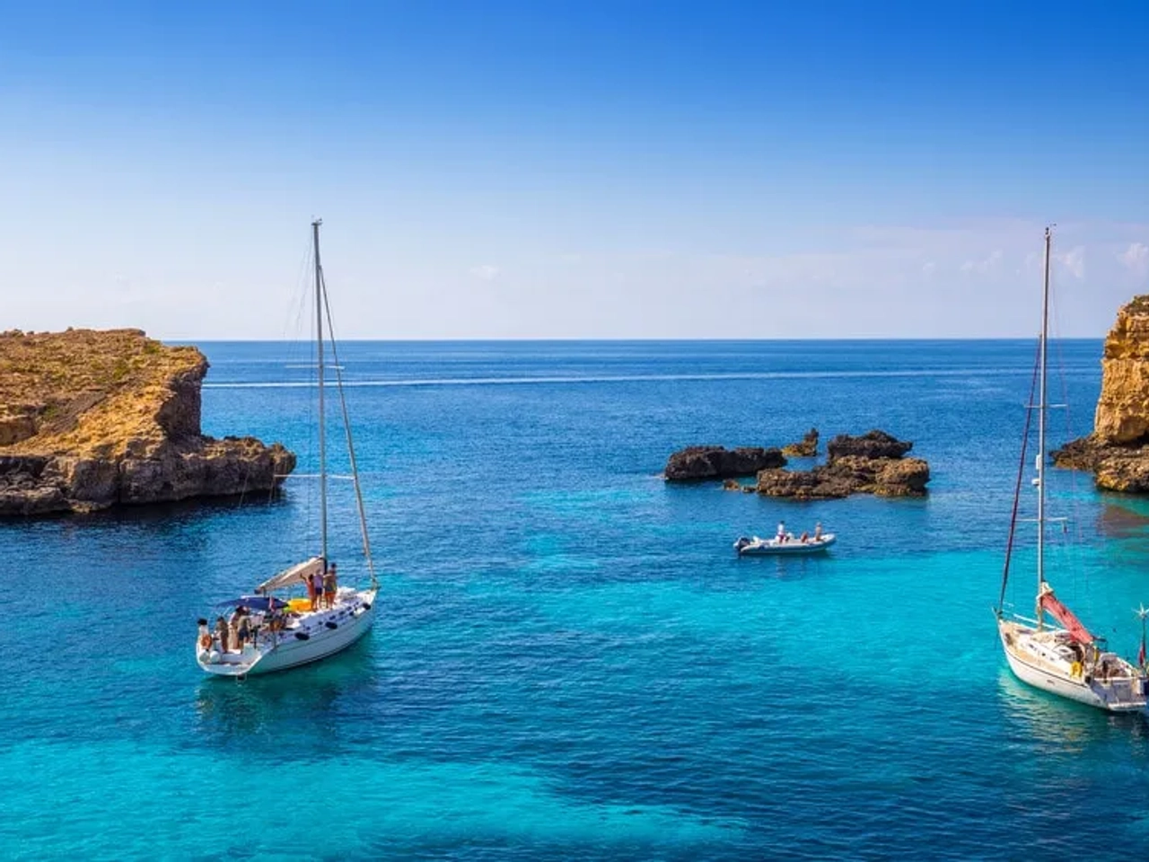 lagoa azul em comino malta