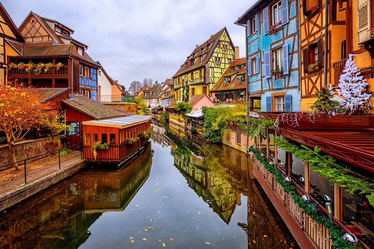 canais e casas coloridas de colmar