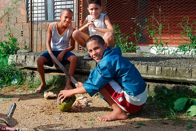 gente cuba la maleta de carla