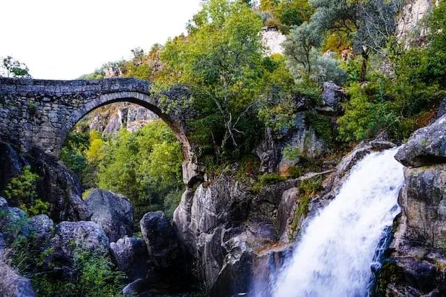 cascata no parque nacional peneda-geres