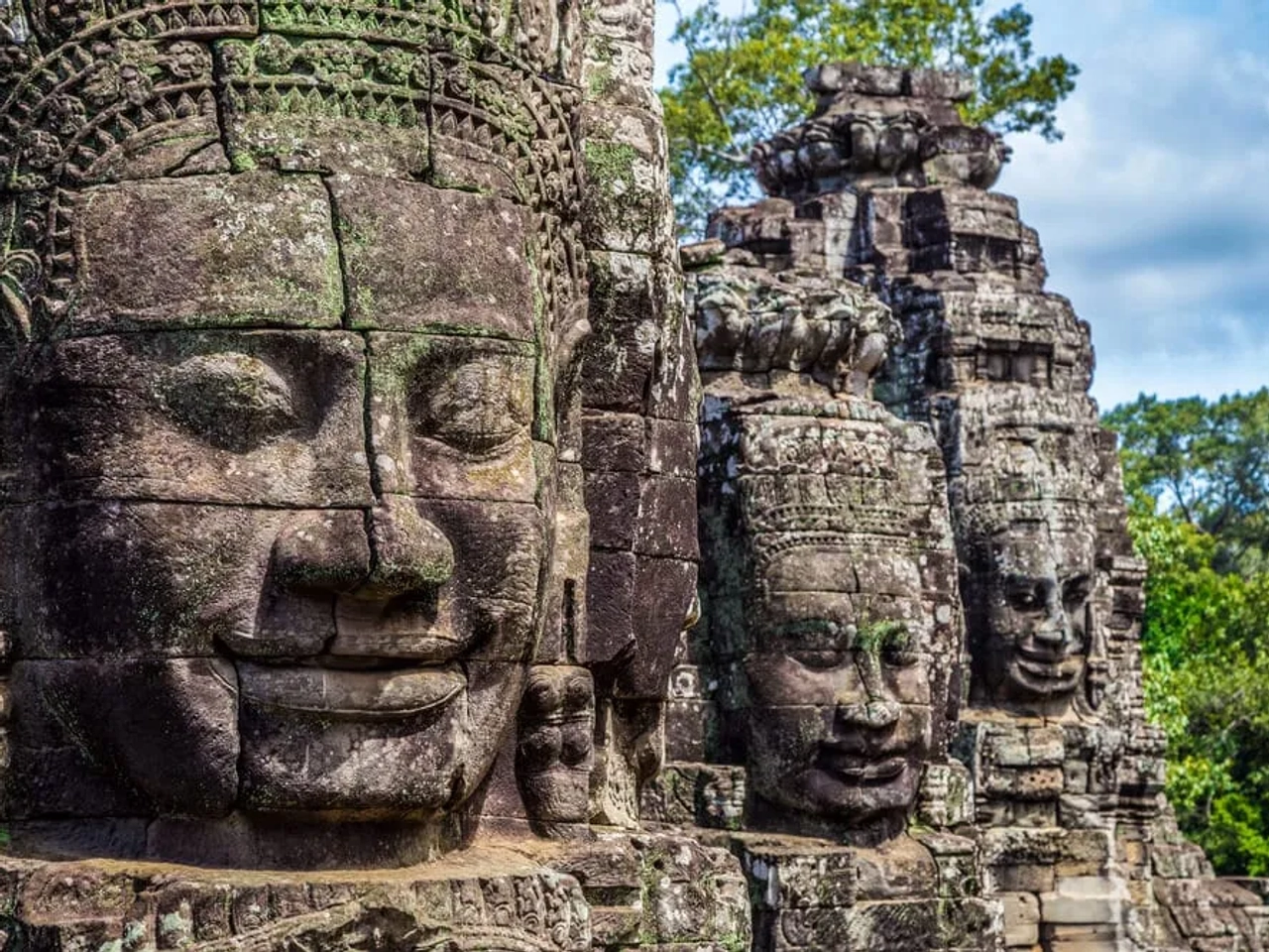 rostos de bodhisattvas no templo de Angkor Thom