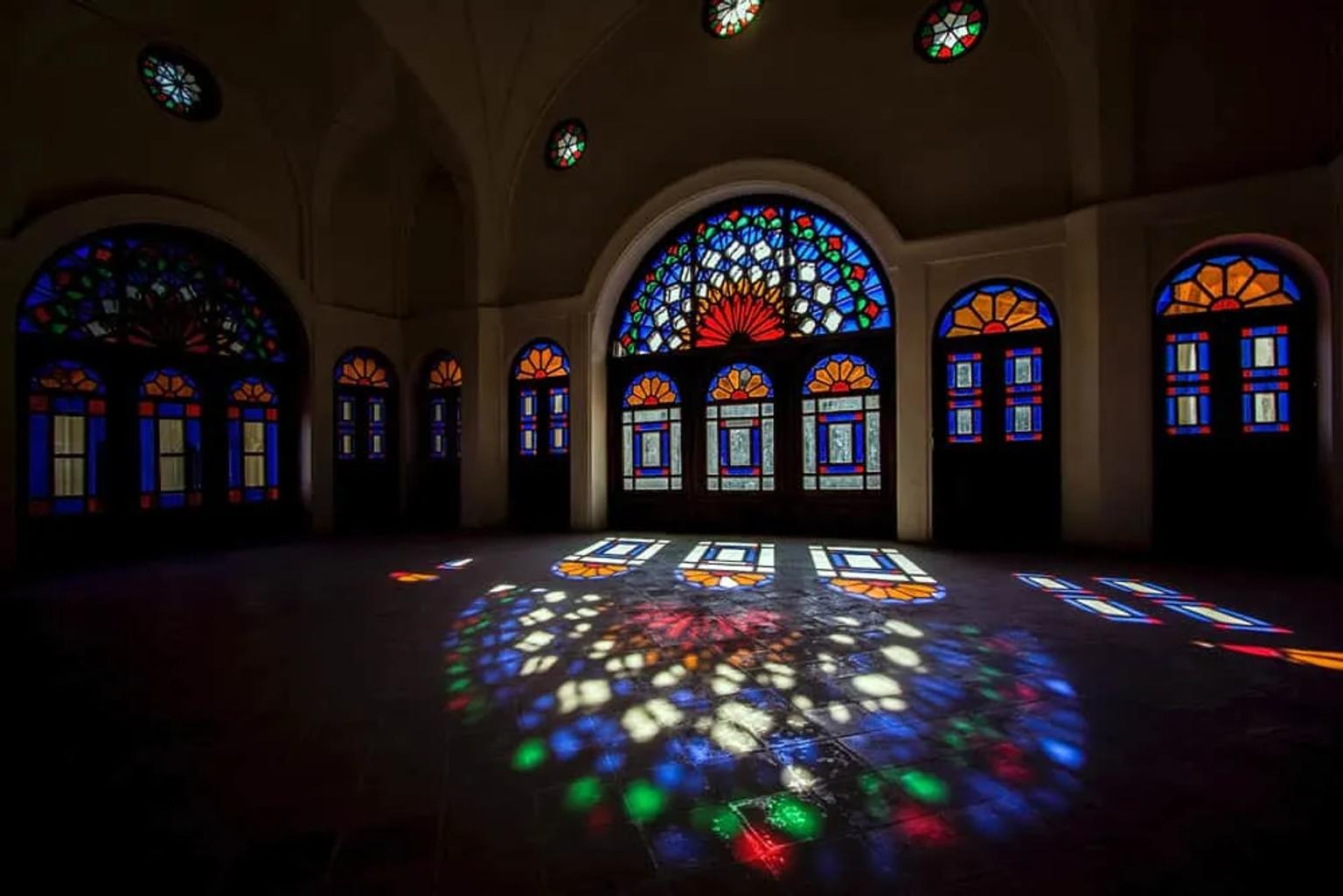 ver la mezquita de colores en Irán