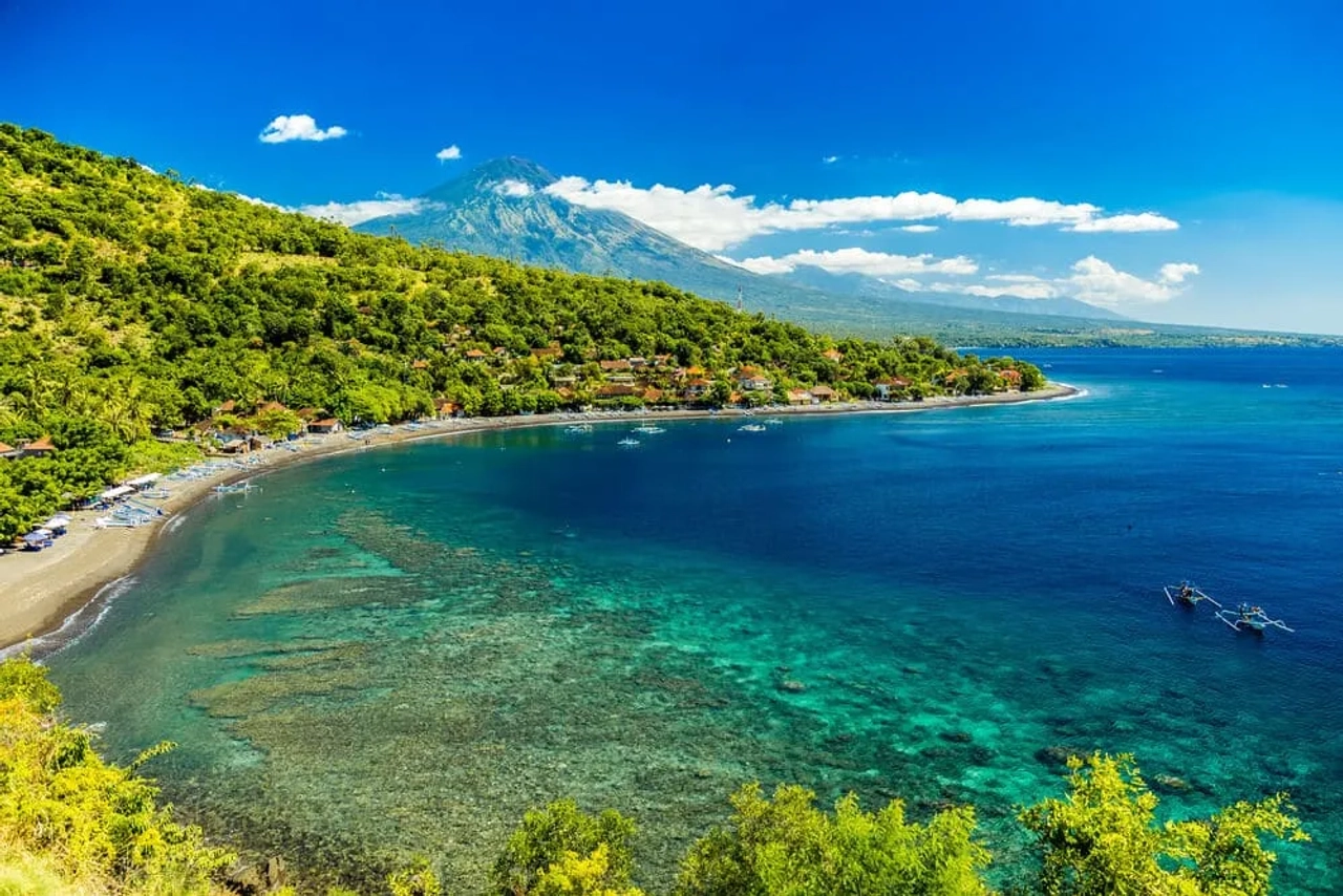 azure beach uma das praias da regiao de amed