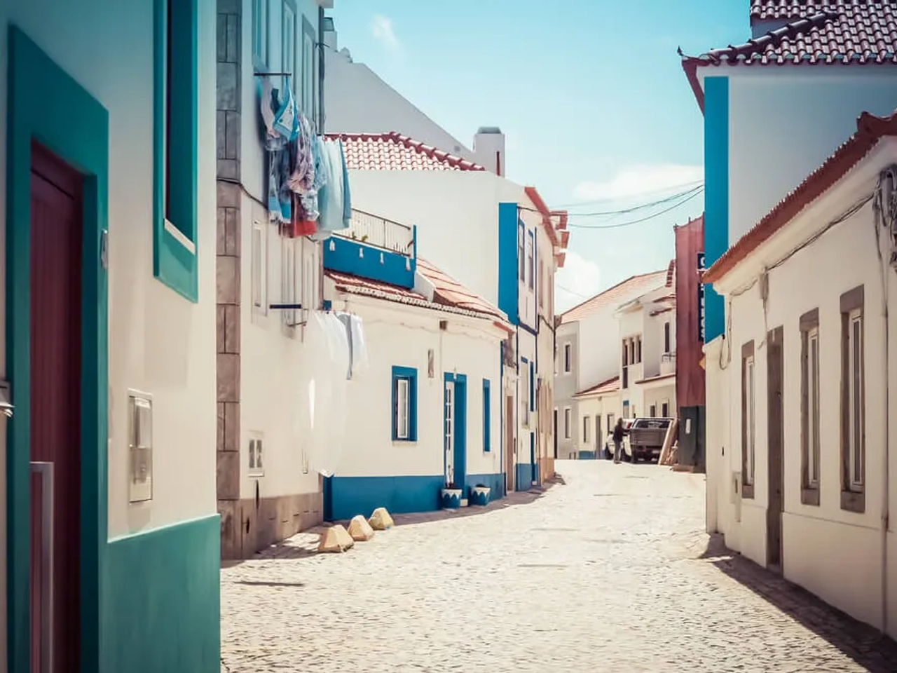 ruas típicas da ericeira durante o dia