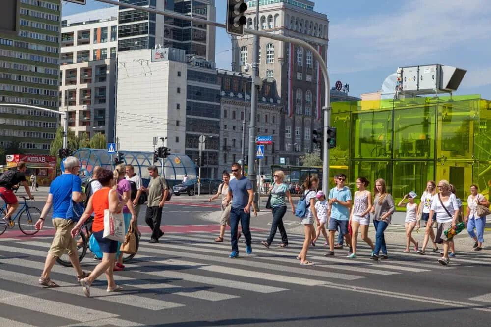 regras na polonia para atravessar a rua