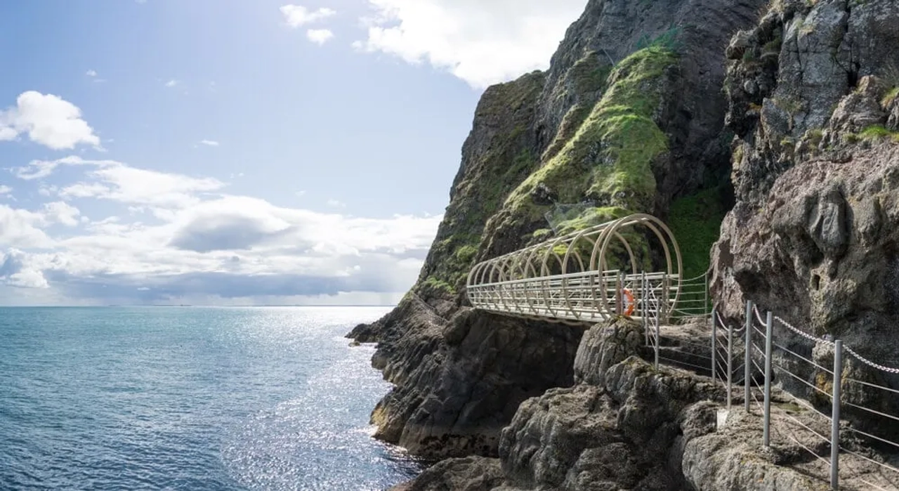 pontes las escarpas da costa antrim