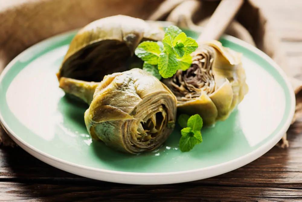 alcachofas prato tipico italiano
