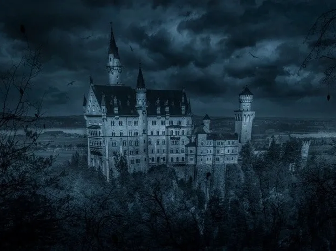 castelo na Roménia durante a noite