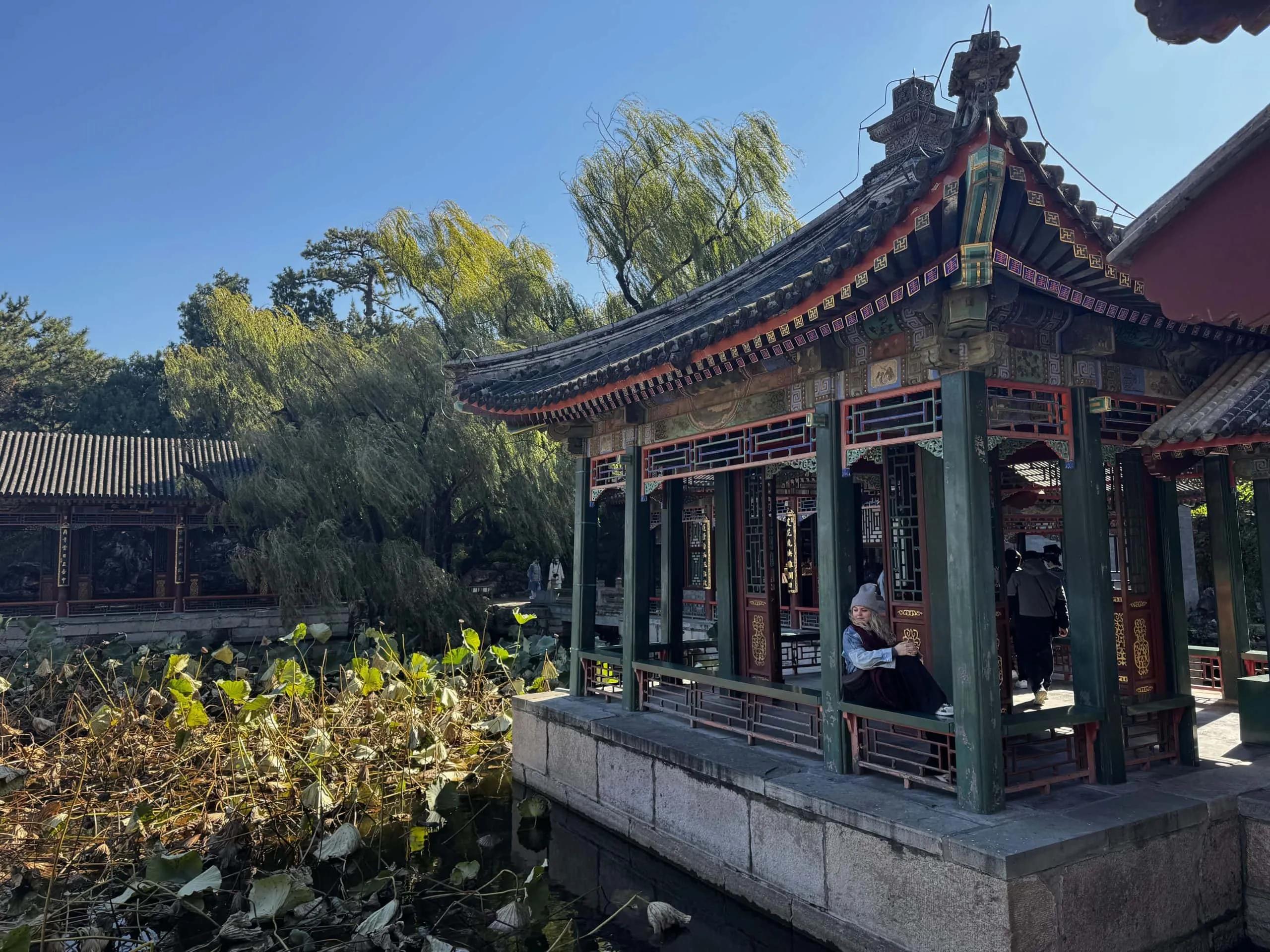 un jardín en el palacio de verano de pekín