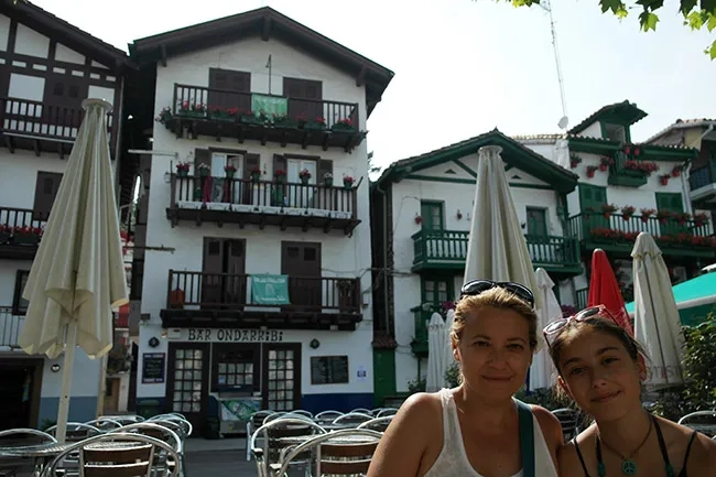 "Banner promocional de IATI para seguro de viaje seguro y confiable."