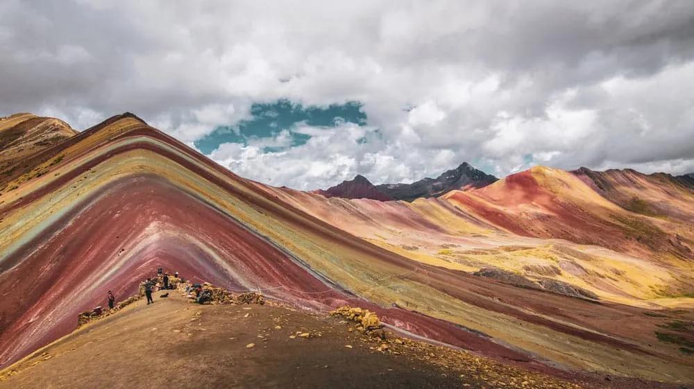 es necesario un seguro internacional para Perú para ir a la Montaña de los 7 colores
