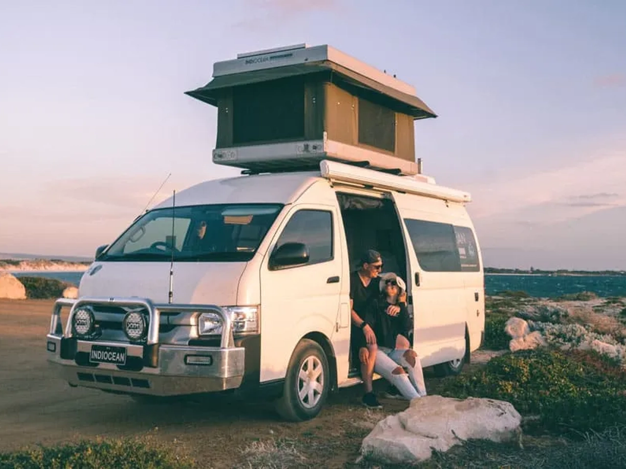 pernoctar, estacionar o acampar