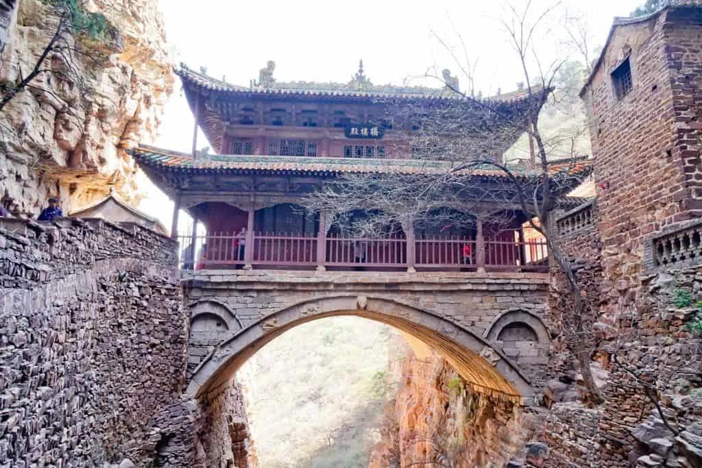 Viajes Chavetas: templo de Cangyan, China