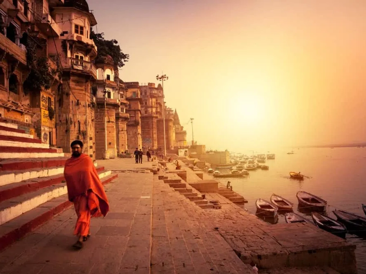 atardecer en los ghats de Varanasi