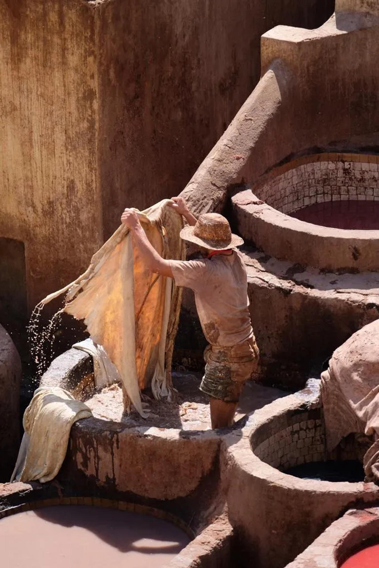 curtiçao de peles na medina de fez