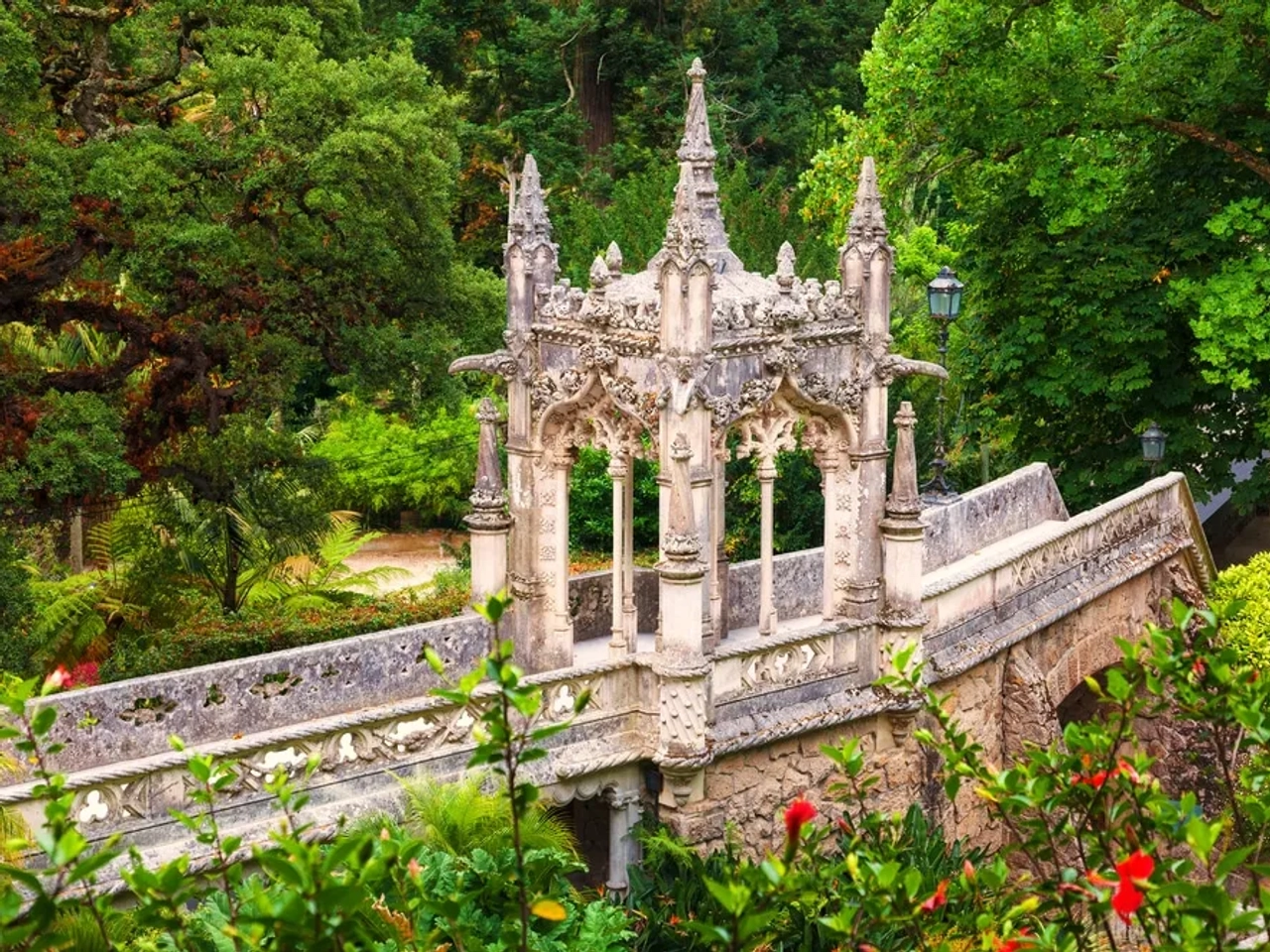 um dos coretos da quinta da regaleira