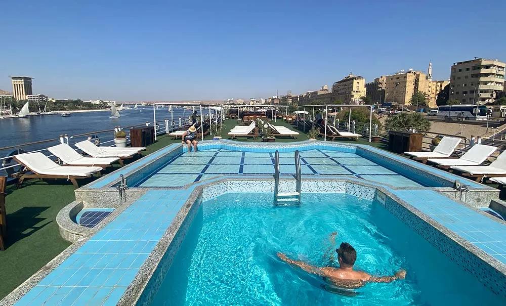 piscina en el crucero del Nilo