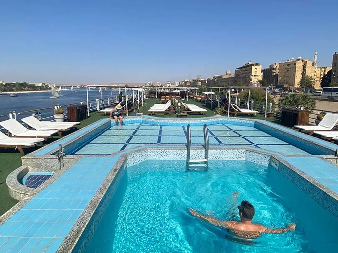 piscina en el crucero del Nilo