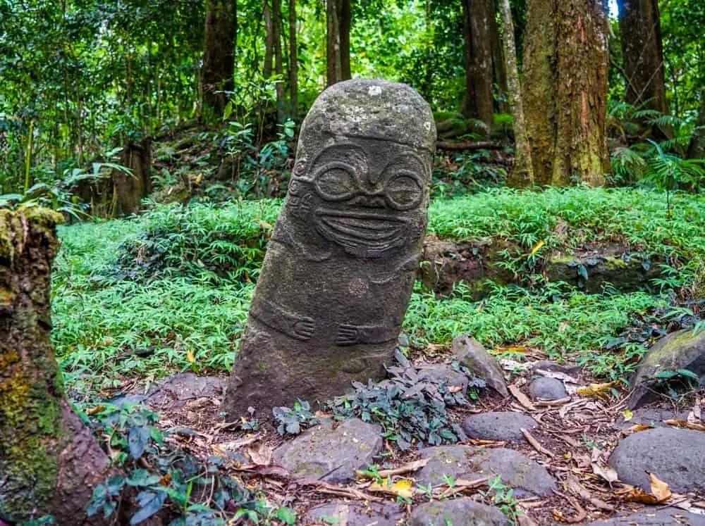 tikis nas ilhas Marquesas 