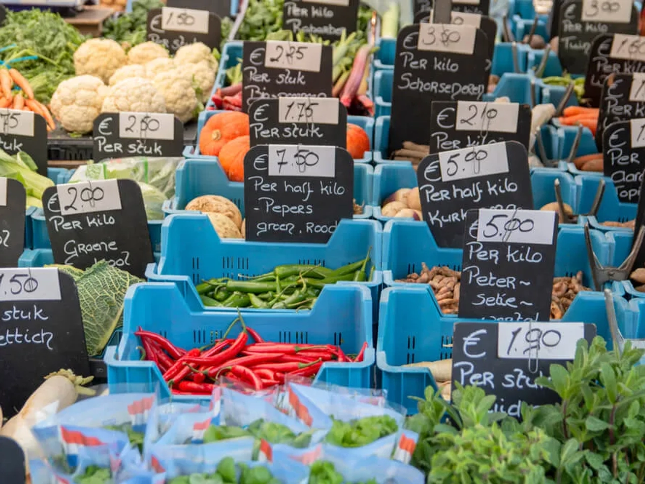 frutas e vegetais no mercado dappermarkt