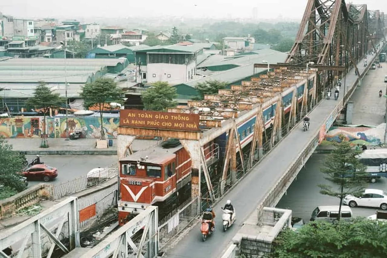 Puente Long Bien