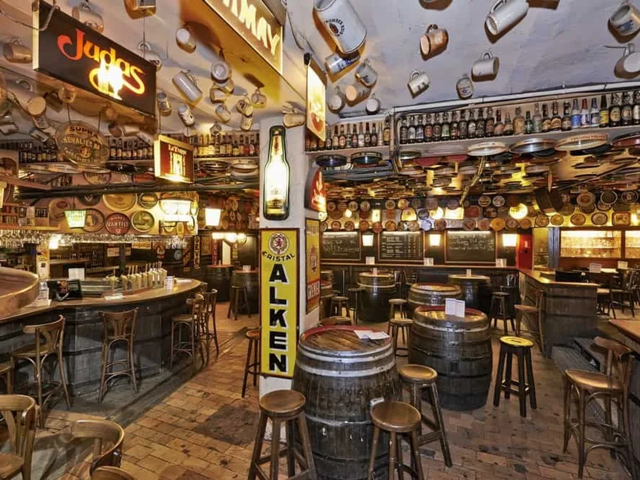 cerveza en el Delirium Café de Bruselas