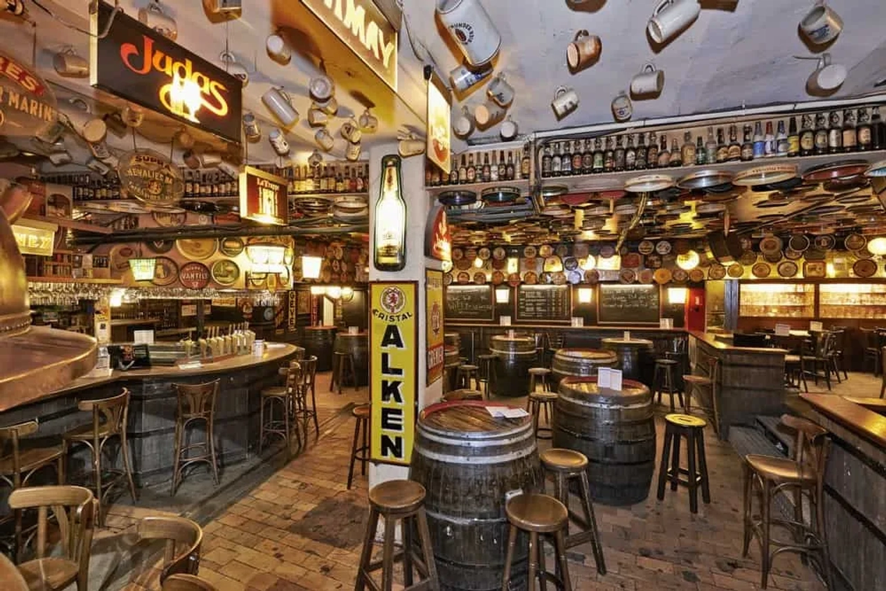 cerveza en el Delirium Café de Bruselas