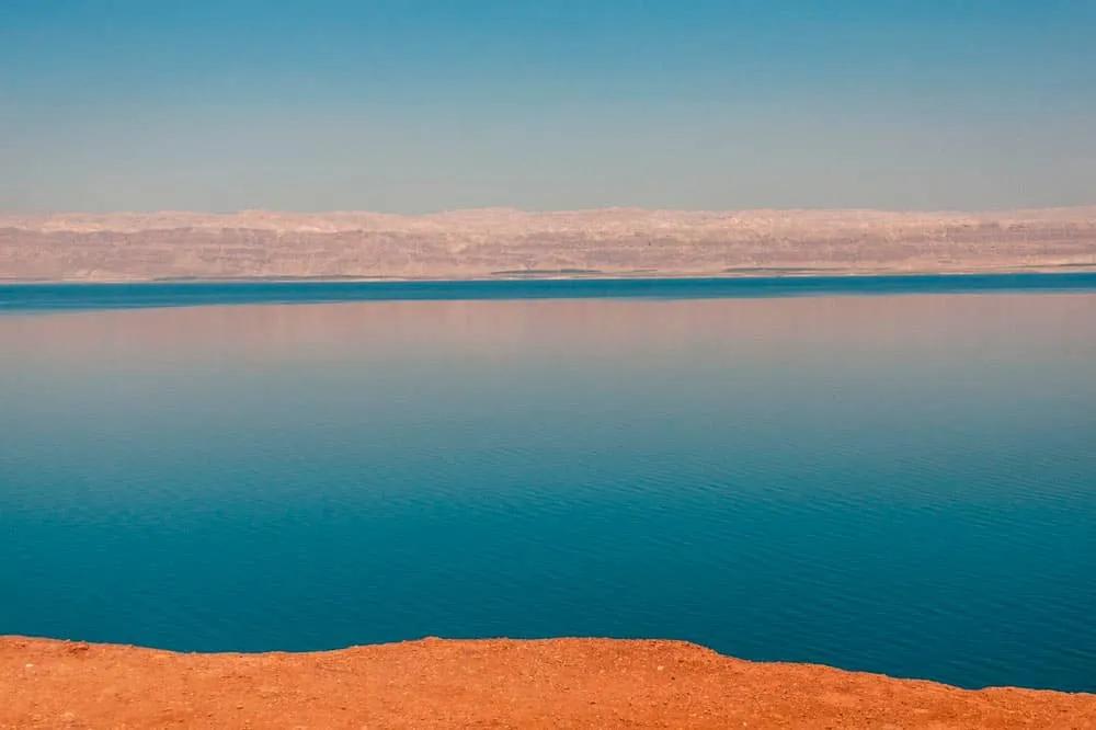 nadar en el Mar Muerto