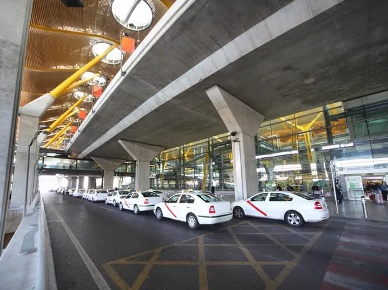 llegar al Aeropuerto de Madrid en taxi