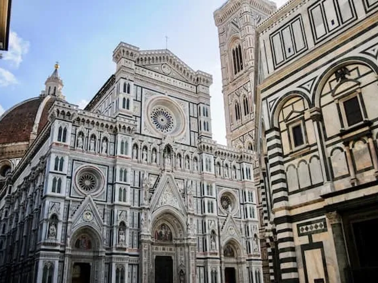 monumento em florença em itália